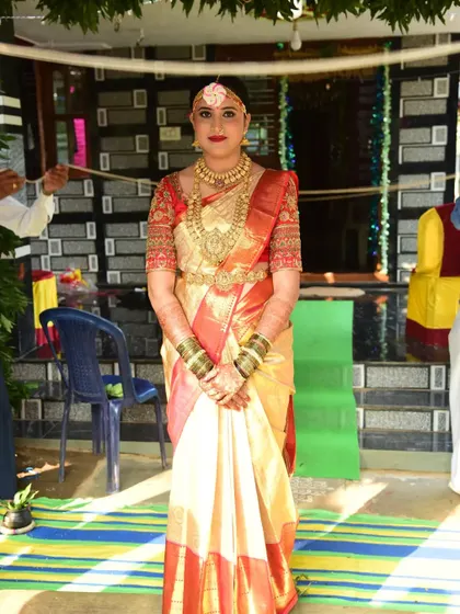 A full view of the bride on her wedding day, adorned in a complete rental set from my collection.