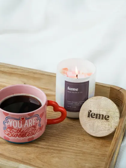 A cozy moment with our holographic jar candle and a sweet mug. The perfect setup for a Valentine's treat.