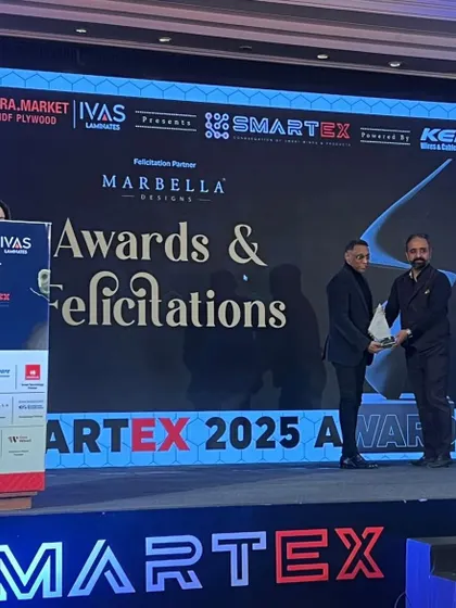 Receiving an award at Smartex 2025. Here, I spoke about the importance of balancing innovation and tradition to create disaster-resilient architecture for a safer future.