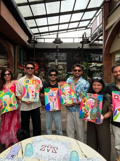 Nothing beats a paint party with friends to celebrate a special day. Here’s a fun group I hosted for a birthday at Saz on the beach in Mumbai. Everyone left with their own unique masterpiece and lots of happy memories.