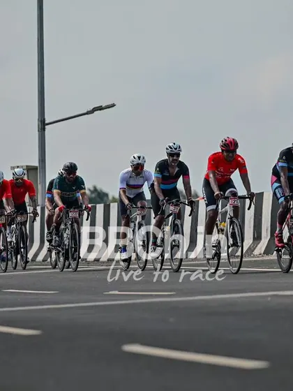 The peloton, a tight and fast-moving group.