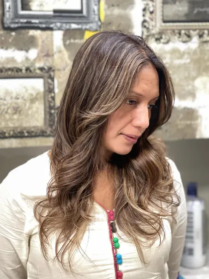 Another angle of this stunning and natural-looking transformation.