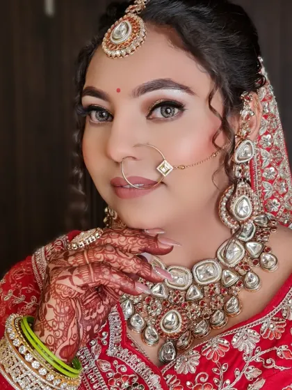 Another stunning close-up of my bride. Her beautiful eyes and flawless makeup are the focus here, showing the level of detail I put into every look.