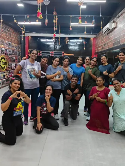 The energy of our Monday class is the perfect way to start the week. Join us and feel the difference group motivation makes.