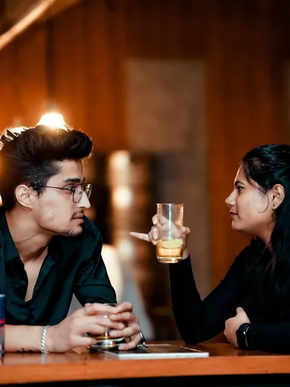 The perfect vibe for a conversation over drinks, with good music in the background.