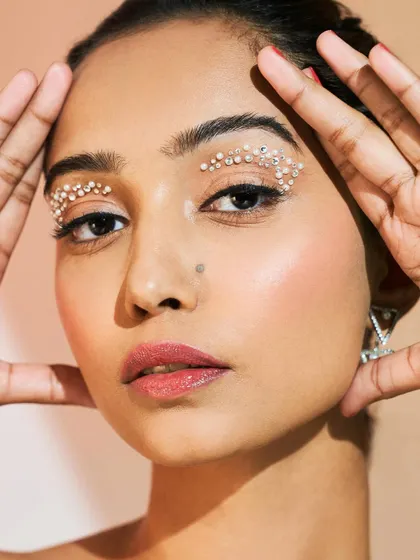 A powerful final portrait of this creative look. This is the kind of image that will make your portfolio stand out.