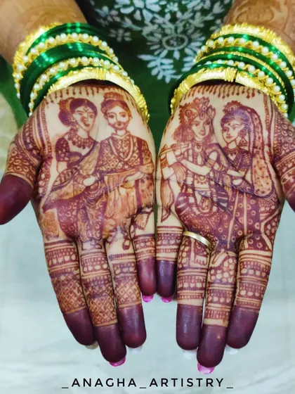 The fully developed, dark stain of the couple and deity portraits. The contrast is stunning, and this is the long-lasting color every bride hopes for.