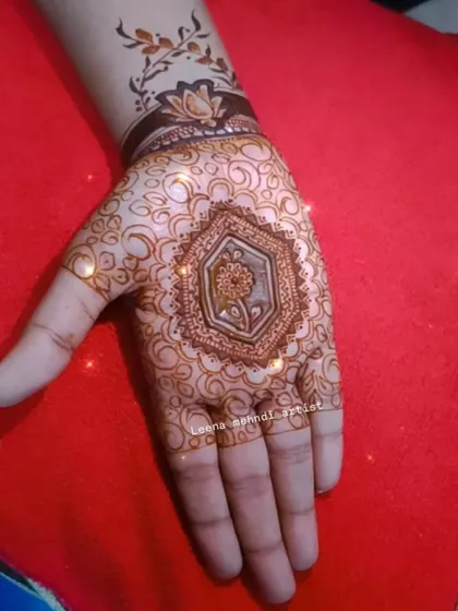 The lighter, outline-focused version of the design. The delicate lines and open space give this hand a more subtle and elegant feel.