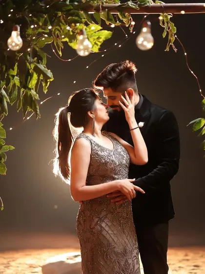 A magical, fairytale moment created with string lights and floral arrangements. This setup is perfect for an evening shoot, adding a warm, romantic glow and creating an enchanting atmosphere for your photos.