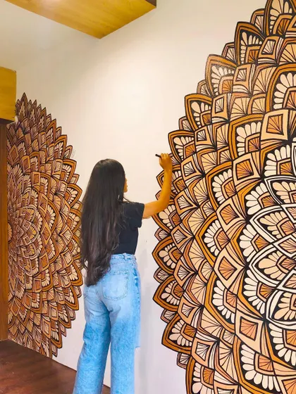 A throwback to this half mandala mural with earthy brown tones. It remains one of my favorite projects.