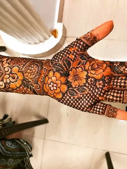 A beautiful design recreated from a client's Pinterest inspiration. I am always happy to work with you to create your dream henna design.