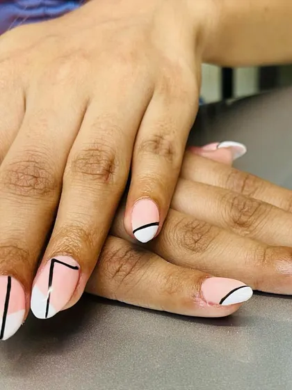 A clearer view of this sharp and stylish abstract geometric nail art.