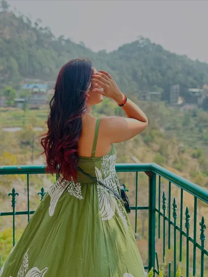 A final shot of this lovely green vacation dress.