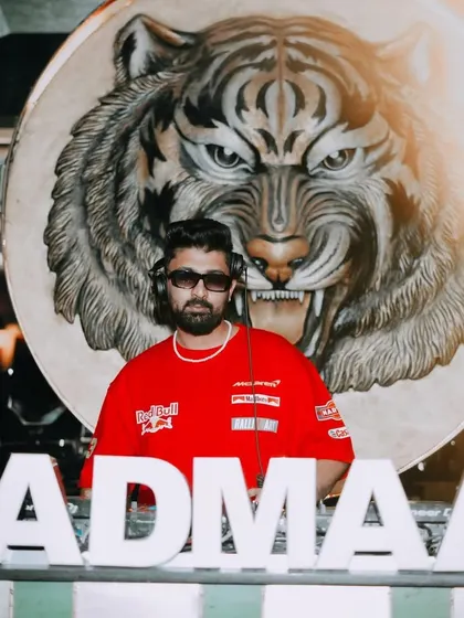 The tiger at Badmaash watching over another wild Saturday night. Hosting the night with my boy Dhyan, ready to unleash some bangers.