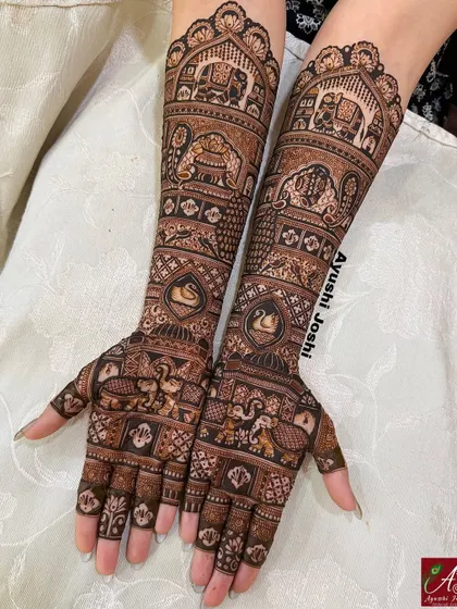 A full view of a figure-free design, showcasing royal elephants, swans, and intricate grid patterns for a rich and detailed finish.