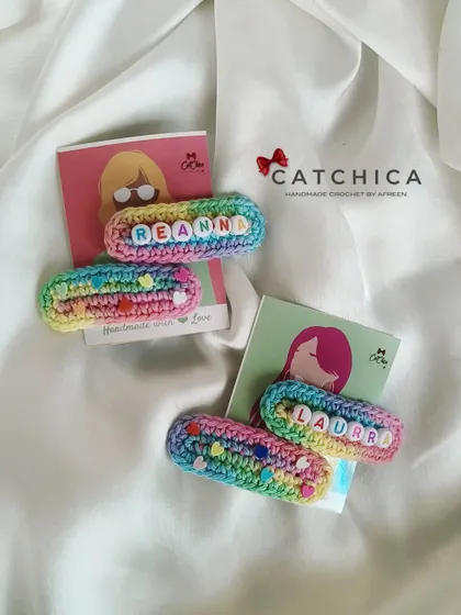 Another look at the personalized clips for Reanna and Laura, highlighting the cute backing cards that make them so giftable.