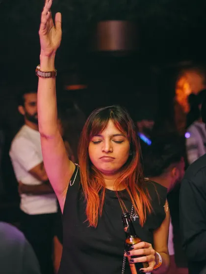 Hands up in praise of techno.