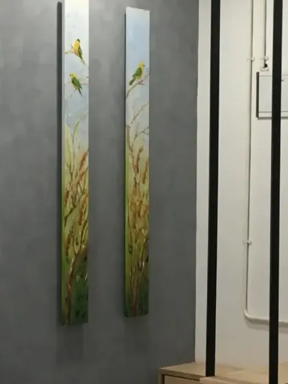 Another view of the grey textured pillar in the office. This finish is a great way to add a touch of modern design to commercial spaces, turning structural elements into features.