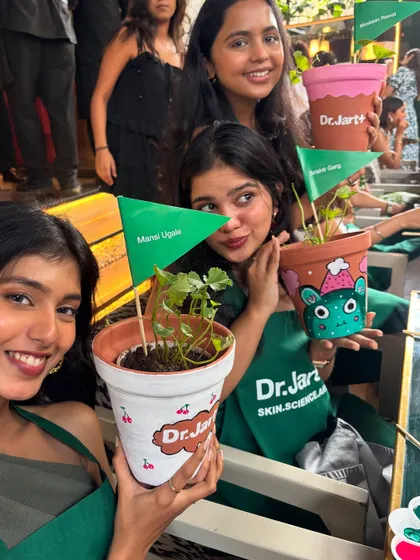 More happy faces and colorful pots from the Dr. Jart+ launch event. This is a great way to make a brand activation interactive and memorable.