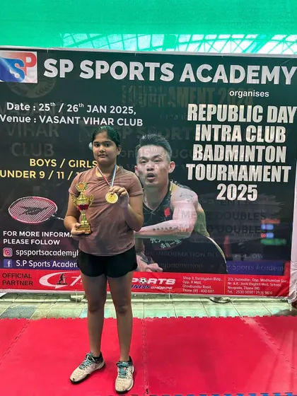 Mita Bhat, our U-13 Girls runner-up, with her trophy and medal.