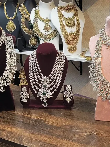 Here are some of my American Diamond (AD) stone sets. They are designed to look just like real diamond jewellery and are a glamorous choice for any modern bride's reception.