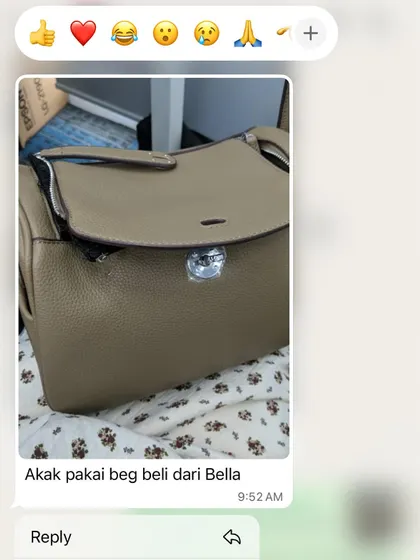 A customer sending a photo of her using the Linde bag she bought from me. It's so great to see the items being enjoyed.