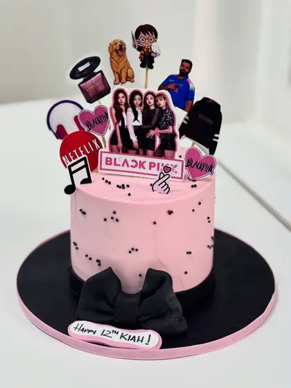 When BLACKPINK, Netflix, and music come together, this is what a dream birthday cake looks like. Every detail on this cake tells a story and reflects a unique personality.