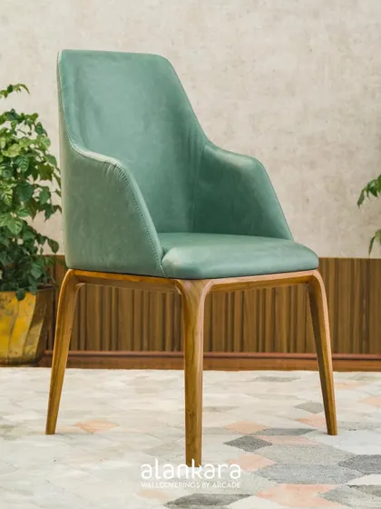 Further views of our diverse dining tables and chairs, including different styles, materials, and close-ups that emphasize the quality of our work.