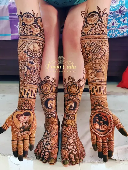 A throwback to a favorite 2020 design for an NRI bride, featuring cute cartoon-style couple portraits and other personal symbols.