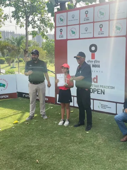 Receiving her trophy, Aaradhya's consistent performance is a direct result of her hard work.