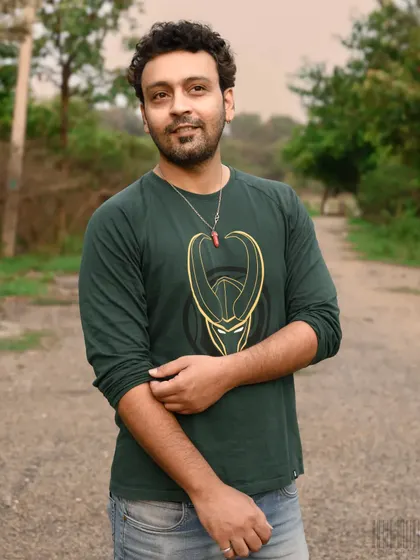 Rocking a Loki t-shirt. A nod to the god of mischief, which fits my 'shaitaan' persona perfectly.