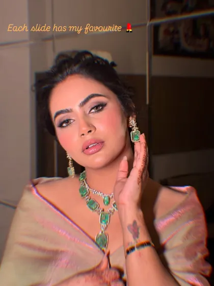 This sultry, glamorous look is one of my favorites. It’s all about creating a captivating and confident vibe.