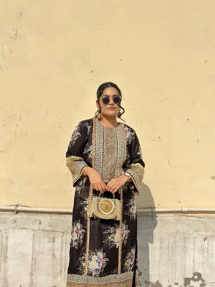 A full-length view of this elegant and versatile kurta, perfect for a festive lunch or dinner.