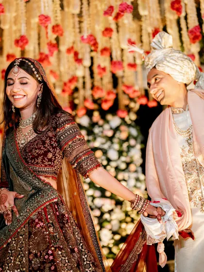 The stolen glances and smiles between the couple during their ceremony. These are the moments that give me goosebumps.