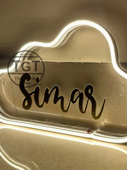 Another look at the "Simar" sign, a perfect personalized gift for a birthday or to decorate a child's room.