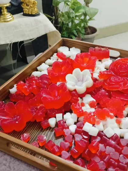 A closer look at the Valentine's Day collection I'm preparing. Each shape is crafted to make your gift of natural glow extra special and memorable.