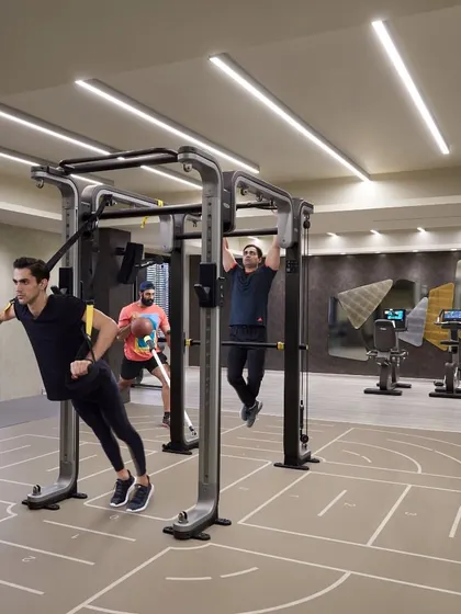 This is our playground. We combine dynamic functional training, like TRX and pull-ups, with a supportive community atmosphere. Here, you'll find energy, variety, and all the tools you need to succeed.