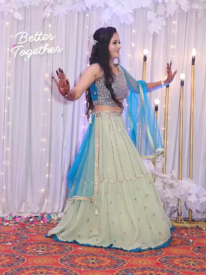 A solo shot of the beautiful bride-to-be during her engagement performance. I help my brides feel confident and graceful so they can truly enjoy their moment in the spotlight.