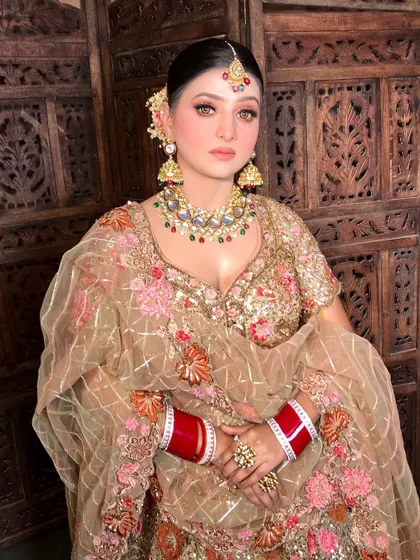 Another angle of this stunning bridal makeup.