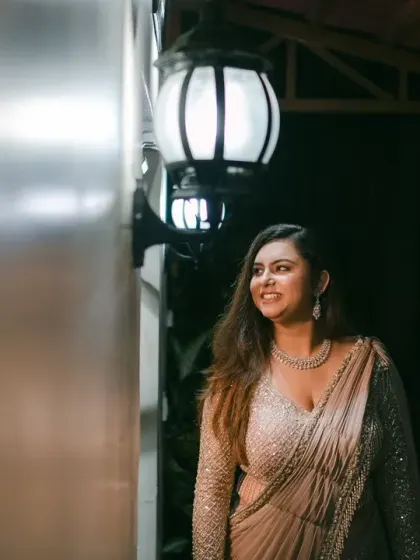 A reception should be elegant and welcoming. For Ayesha and Abhishek, we created a minimalist theme with soft lighting, creating a gentle and magical atmosphere for their evening celebration.