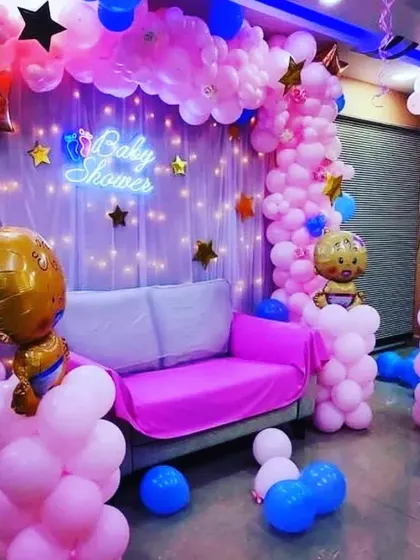 Baby shower ke liye yeh "Baby Shower" ka neon sign hai. Isse decoration mein ek bahut accha touch aata hai.
