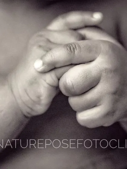 A duplicate of image 31, a beautiful and artistic way to remember how small their hands once were.