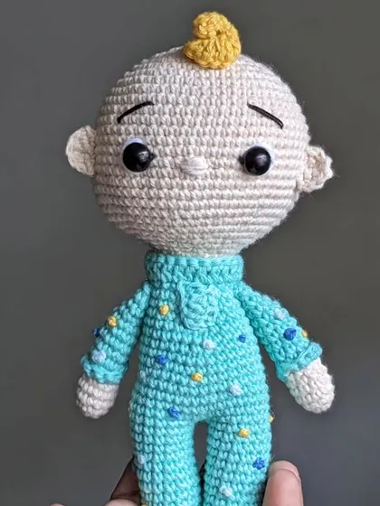 A slightly different angle of the full-body JJ doll.