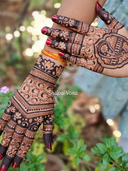 A beautiful shot of two complementary guest designs.