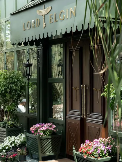 Exterior details of the Lord Elgin Glasshouse, where the architectural form is in constant dialogue with the surrounding landscape. The design feels both man-made and deeply connected to nature.