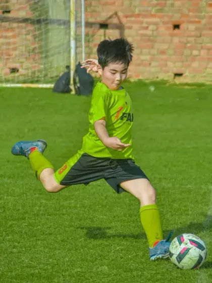 Perfect technique on a shot. I provide a professional setup, from the grounds to the equipment, so players can focus on performing their best.