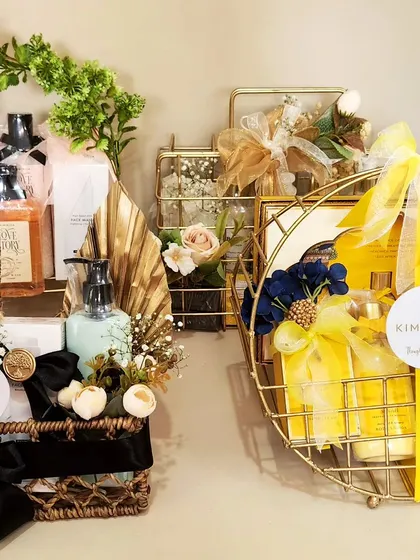 A collection of the different hamper styles we designed for the Kimirica expo display. This demonstrates our ability to create a cohesive yet varied collection for a single brand.