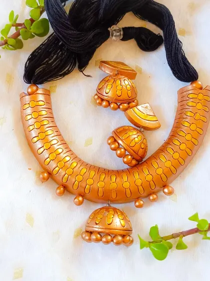 These are additional images and videos showing the wide assortment of necklace sets in various designs and colors that I have available for wholesale.