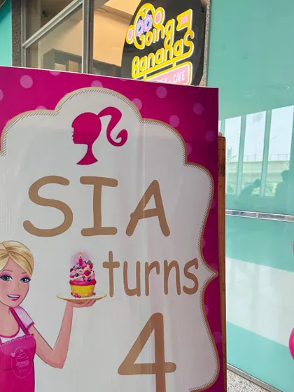 Personal touches make all the difference. A custom welcome sign for Sia's 4th birthday let everyone know they were arriving at a very special Barbie-themed celebration.