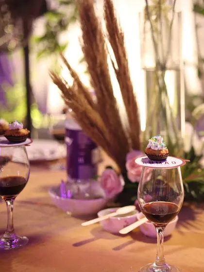 Another beautiful table detail from Thiago's event. The combination of rustic dried grasses and fresh pink flowers in the centerpiece created a wonderful texture and visual contrast.